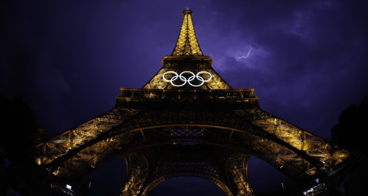 ¿Anillos olímpicos permanentes en la torre Eiffel?: Polémica decisión de alcaldesa divide a París