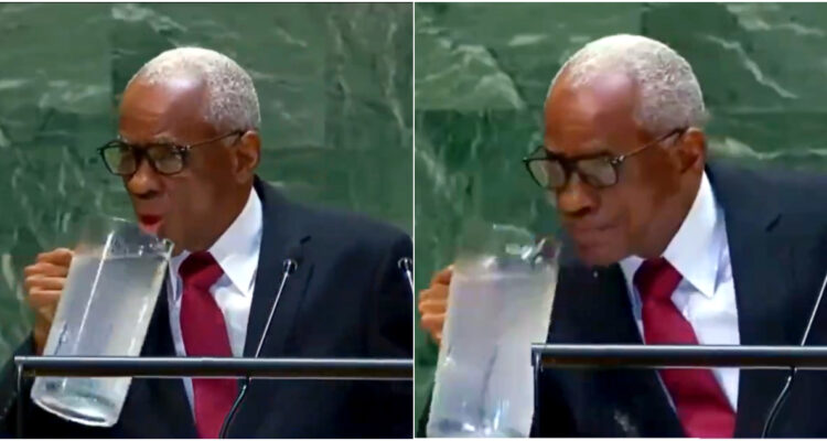 Autoridad de Haití protagoniza incómodo momento en la ONU al tomar agua desde jarrón y derramarla