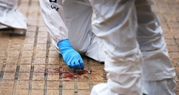 Personal de la PDI haciendo peritajes por hombre baleado en Viña del Mar