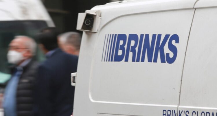 Robo a Brinks: reformalizan a padre e hijo tras incautar un arma, municiones y más de 150 miguelitos