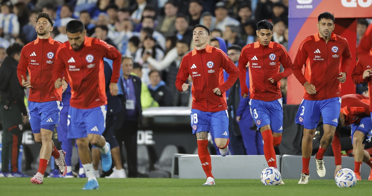 Himno de Chile fue abucheado por hinchas de Argentina.