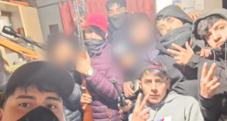 Atrapan a delincuentes vinculados a turbazos en zona occidente de la RM: líder ya está tras las rejas