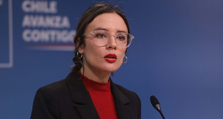 “Caiga quien caiga”: Gobierno reitera en que hay “tranquilidad” ante entrega de chats de Hermosilla