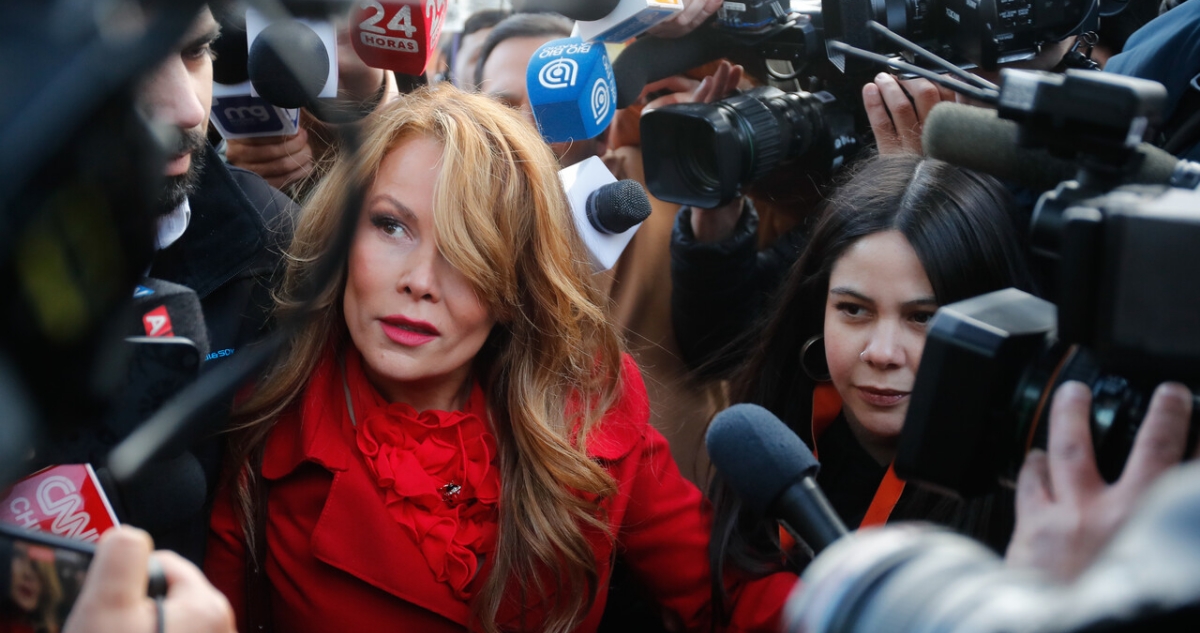 Caos en llegada de Cathy Barriga a su reformalización: “Las personas inocentes no van a la cárcel”