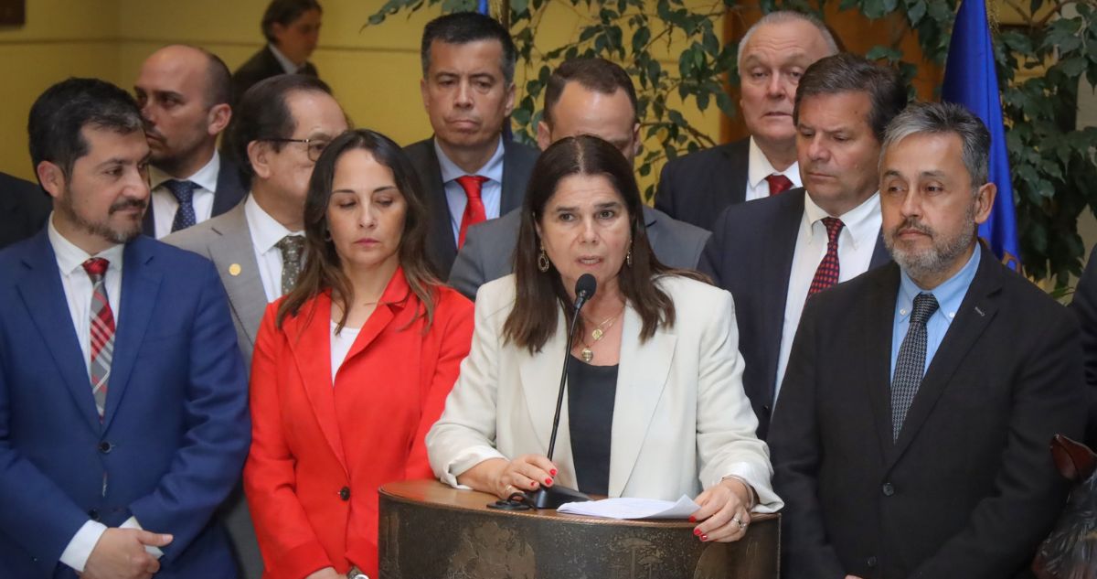 “Nosotros aquí no distinguimos”: Chile Vamos anuncia AC contra supremos Ángela Vivanco y Sergio Muñoz