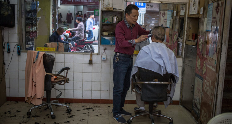 En China el sistema de pensiones podría quedarse sin fondos y determinan aumentar edad de jubilación