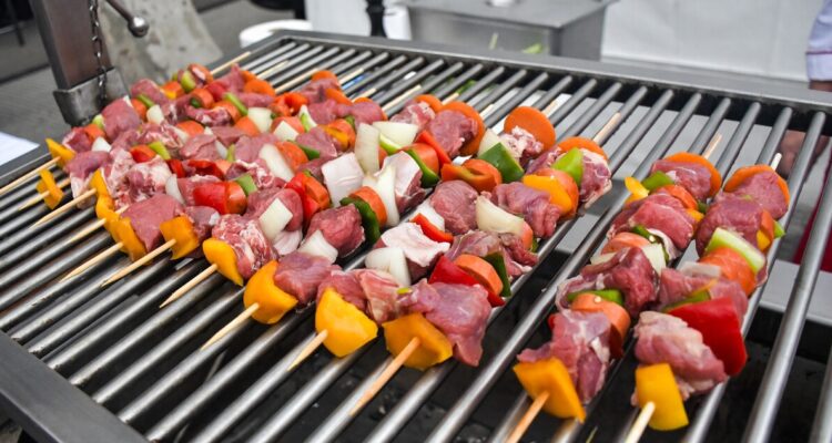 Malas noticias: advierten probables chubascos para la semana del “18 XL” en la capital