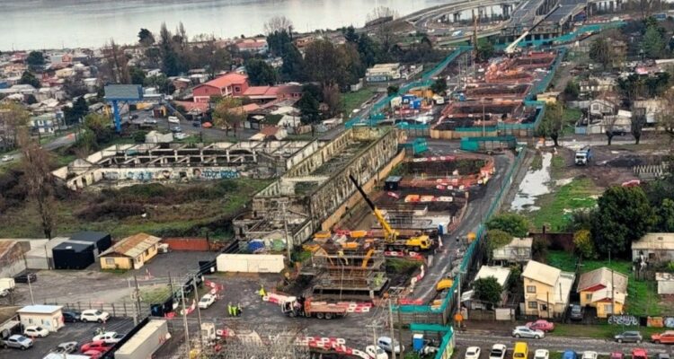 MOP por obras paralizadas por falta de autorización de efe en Puente Bicentenario