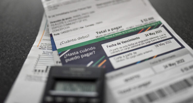 Cuentas de luz subirán un 23% desde octubre confirma la CNE