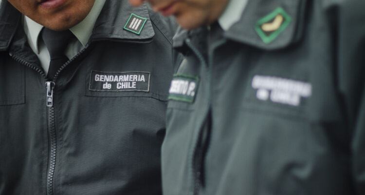 Los Ríos: abogada denuncia que teniente de Gendarmería falsificó su firma en documento