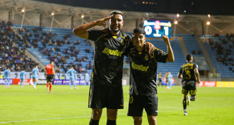 Coquimbo Unido sorprendió a Iquique y saca ventaja en final regional de Copa Chile.