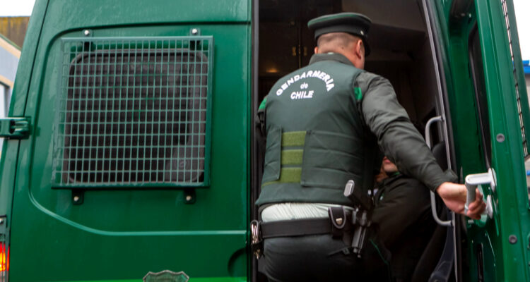 Detienen a instructor acusado de abusos sexuales y una violación en Escuela de Gendarmería