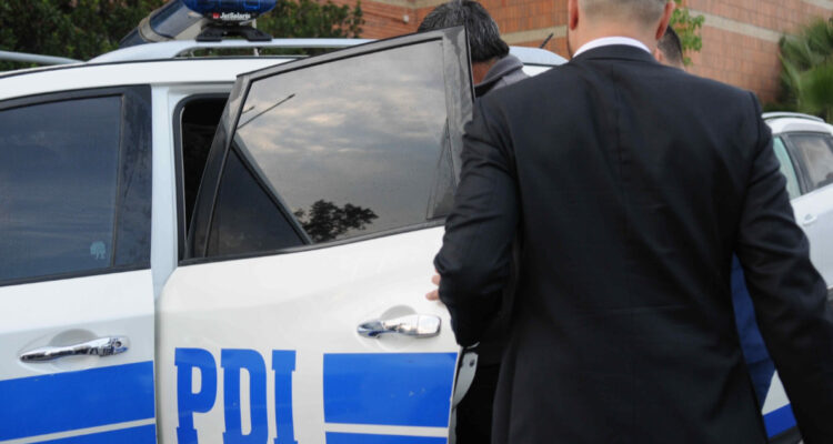 Detienen a padres de lactante de 6 meses fallecida en Curicó: menor presentaba fractura craneal