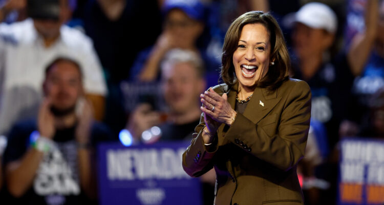 Diario The New York Times apoya a Kamala Harris como 