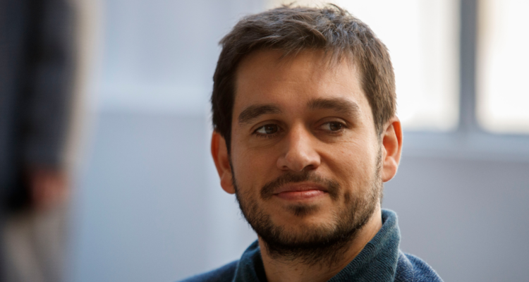 “No sorprende”: polémica por designación de expresidente de RD en representación de Chile en la OCDE