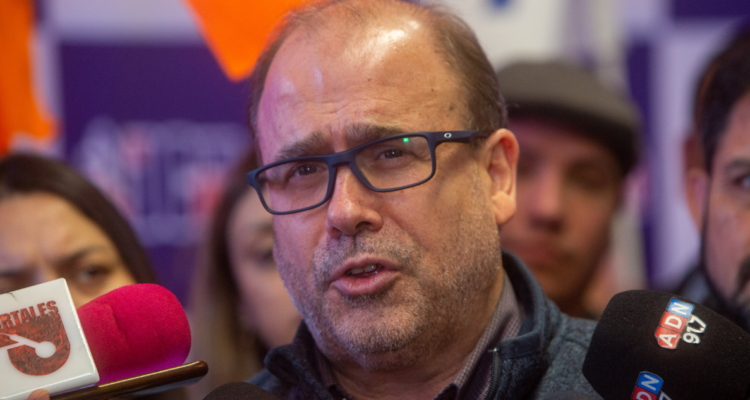 Diputado Undurraga (DC): “Es difícil tener primarias con quienes defienden a Venezuela”