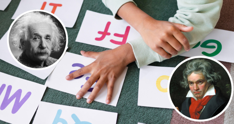 Niño aprendiendo letras y miniaturas de Albert Einstein y Ludwig van Beethoven en referencia a causa de la dislexia
