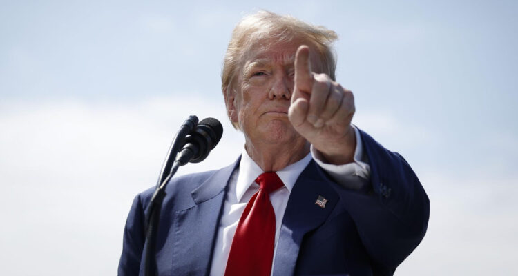 Se halló un AK-47 en las cercanías: FBI confirma que investiga un “intento de asesinato” contra Trump