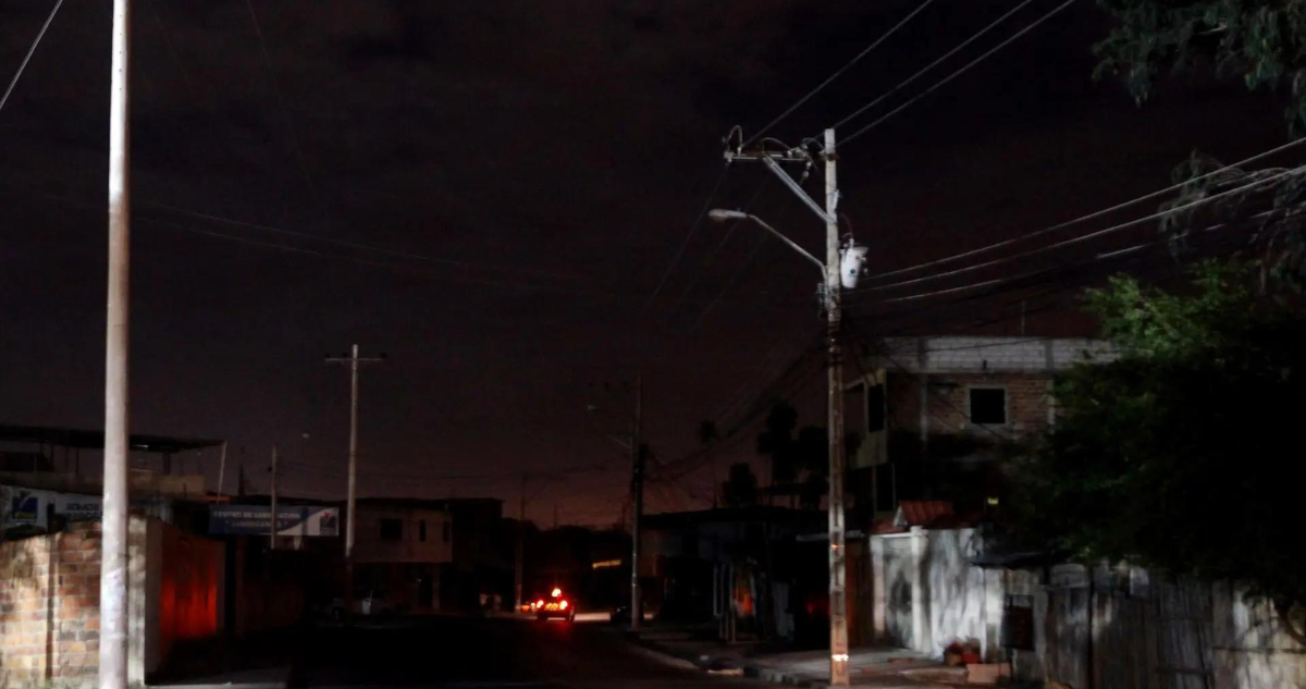 Ecuador anuncia apagón nocturno por ocho horas a nivel nacional: habrá toque de queda en todo el país