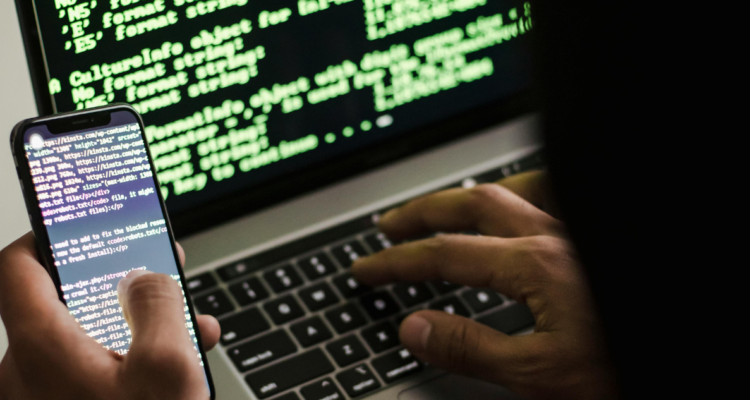 Cómo es la nueva estafa de WhatsApp donde los delincuentes se hacen pasar por el Minsal