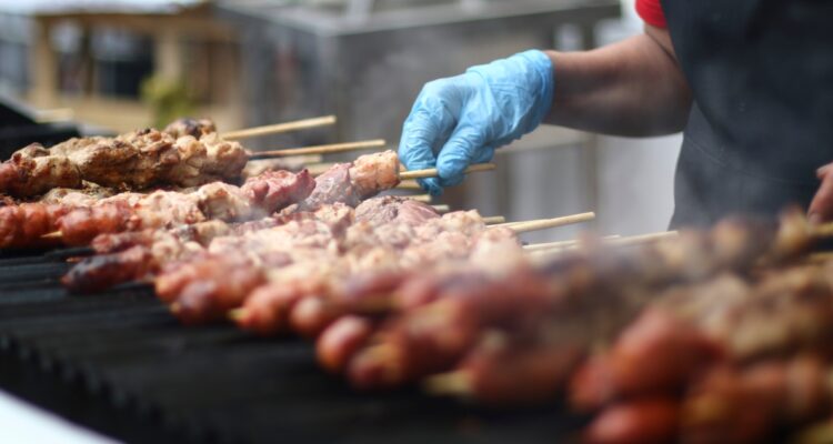 Extensión horaria de cierre de fondas en Concepción y Florida