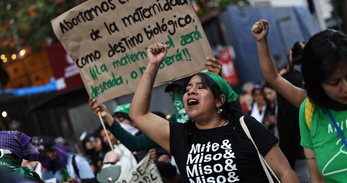 Feministas mexicanas se manifiestan por despenalización total del aborto en el país