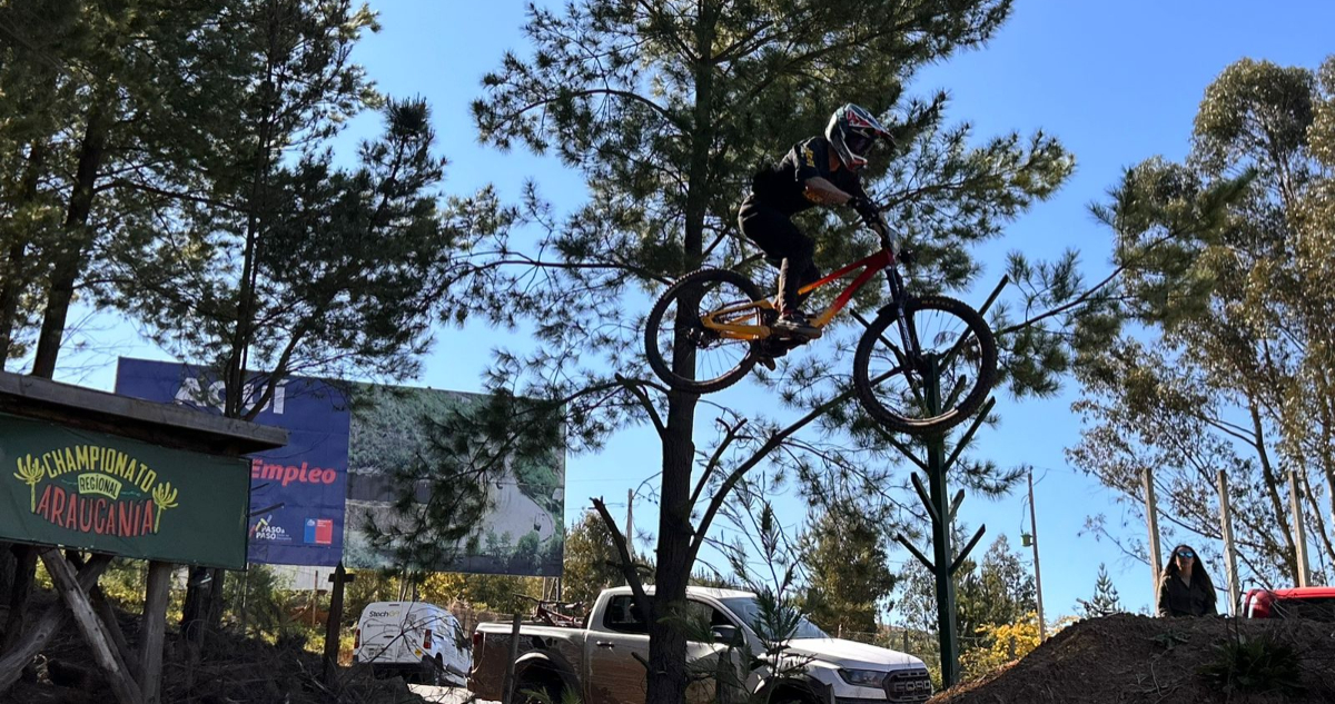 Fiesta del mountain bike convocó a cientos de riders en Angol para su primera fecha en La Araucanía