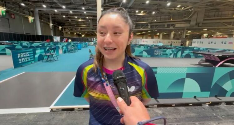 Florencia Pérez celebra su medalla de bronce en los Juegos Paralímpicos de París 2024