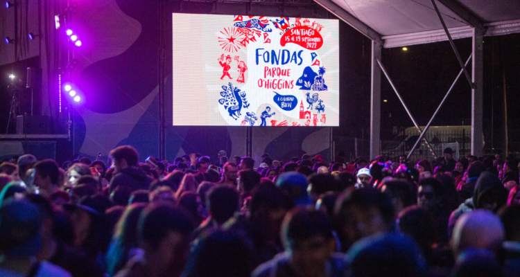 Encuentra aquí las principales fondas de Chile: conoce valor de entradas y qué artistas se presentan