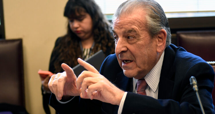 Dura crítica de Frei a bajo crecimiento: En los 90 era distinto y sin necesidad de reforma tributaria