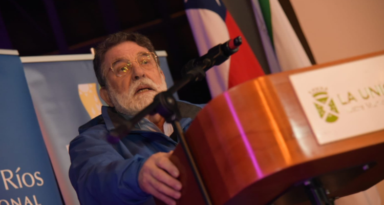 Imagen del gobernador Luis Cuvertino por contratación de exdelegada presidencial en GORE de Los Ríos