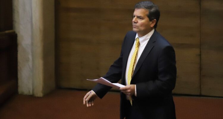 “Que se dedique a gobernar”: Benavente (UDI) responde a Presidente Boric y lo trata de “comentarista”