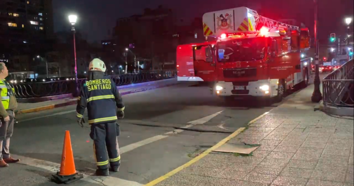 Encuentran cadáver en el lecho del Río Mapocho: indagan causa de muerte de la persona