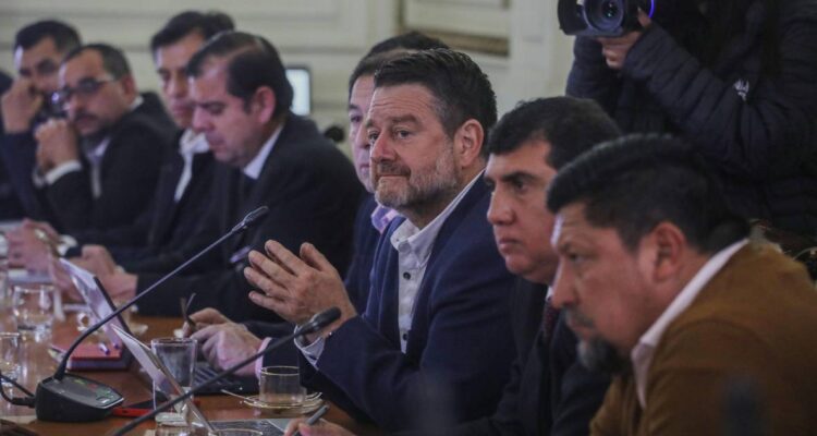 Presentan herramienta con IA para prevenir y perseguir delitos en doce comunas de la RM