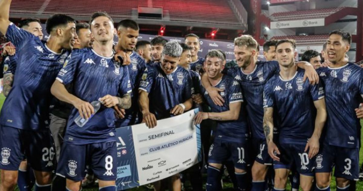 Huracán con los chilenos Echeverría y Alarcón avanzó a ‘semis’ de la Copa Argentina