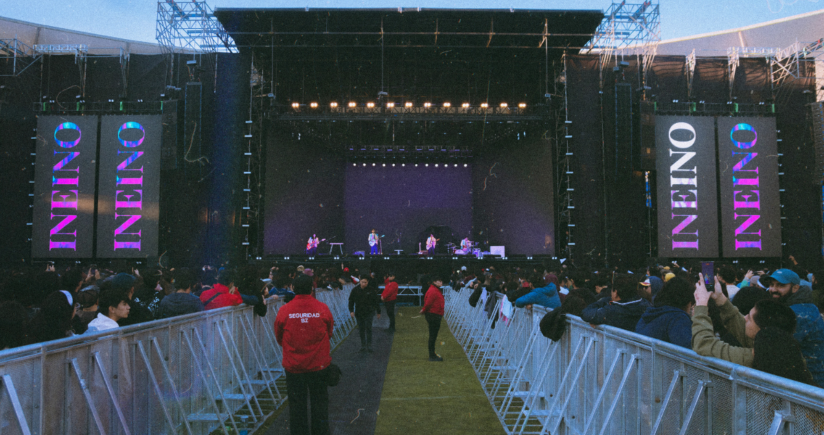 Presentación de banda Ineino en Estadio Ester Roa