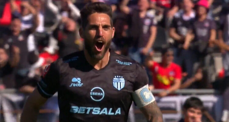 Joaquín Larrivey Magallanes Colo Colo triplete