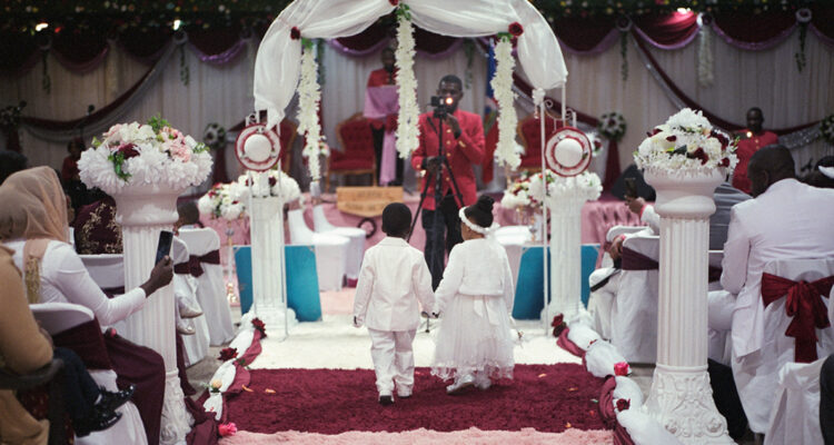 Lafwa: lanzan fotolibro sobre la comunidad haitiana evangélica en el Centro Cultural Estación Mapocho