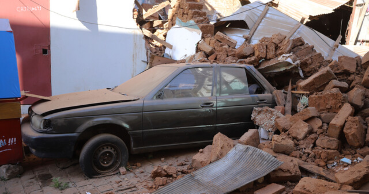 Derrumbe de casa en casco histórico de Valparaíso deja a 16 personas damnificadas