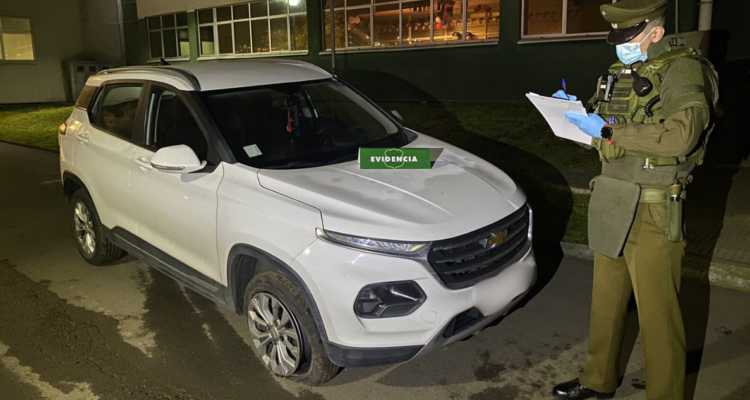 Roban vehículo a docente de Lota y lo agreden con arma de fuego: adolescente de 16 años fue detenido