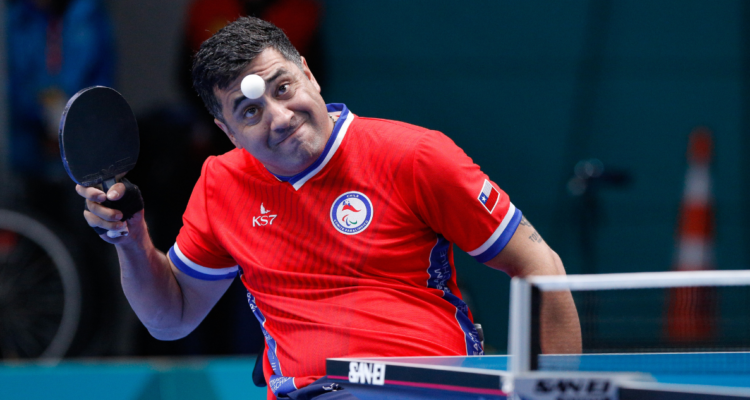 Luis Flores cae en los cuartos de final, pero alcanza diploma paralímpico en París 2024.