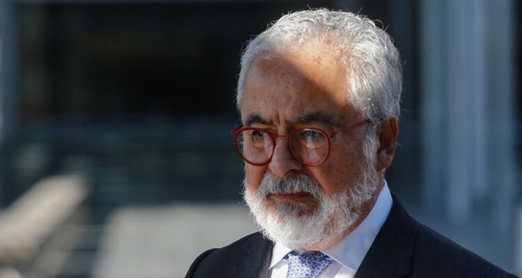 “Tenemos derecho”: CDE no descarta solicitar acceso a los chats del abogado Luis Hermosilla