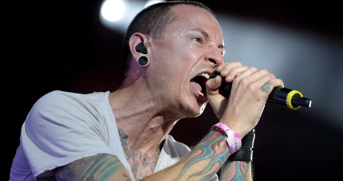 Madre de Chester Bennington se siente “traicionada” por Linkin Park: “Tratan de borrar el pasado”