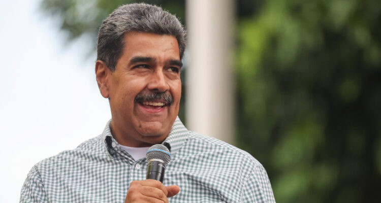 Gobierno de Maduro asegura que en Venezuela empresas mejorarán el internet “sin usar la red mundial”