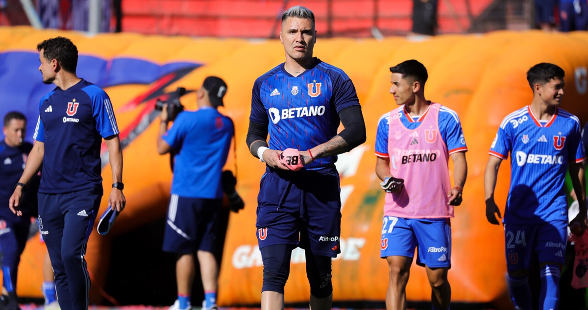Cristóbal Campos fue visitado por jugadores de La U en la ex Posta Central.