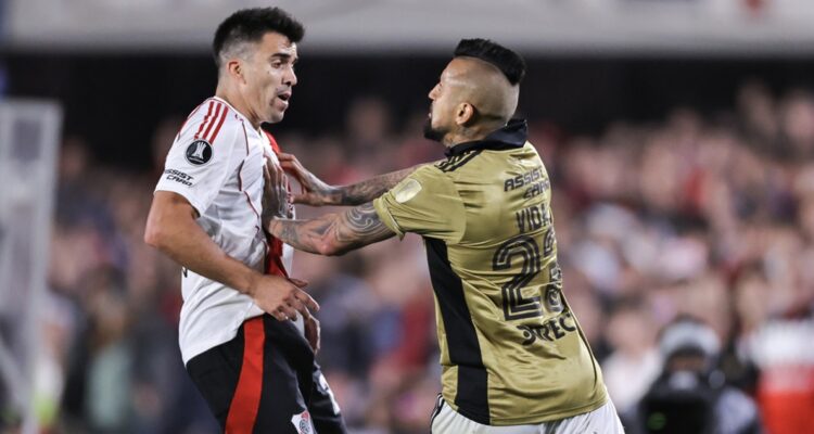 Marcos Acuña se mofó de Arturo Vidal en redes sociales.