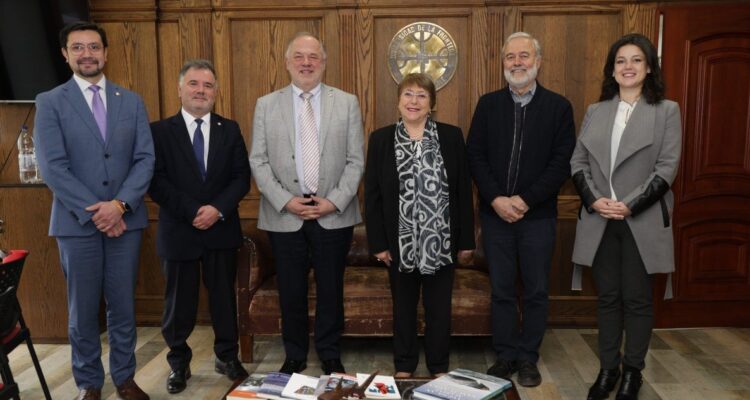Michelle Bachelet durante su visita a la UFRO en Temuco