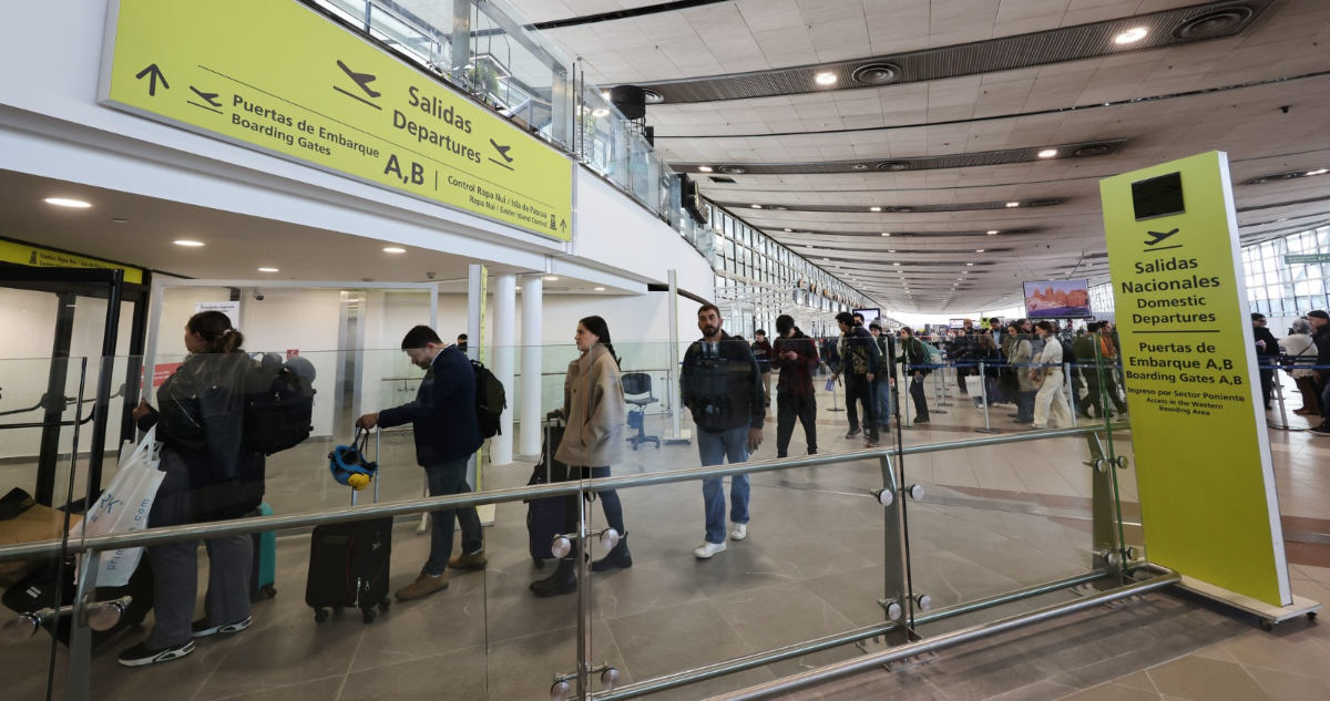 Gobierno anuncia medidas por más de 728 mil pasajeros que viajarán desde Santiago por Fiestas Patrias