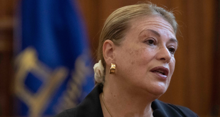 ministra vivanco habría sido suspendida de la suprema