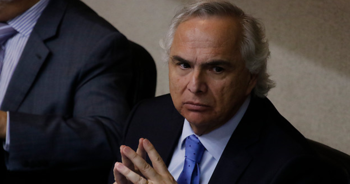 Andrés Chadwick rompe el silencio y anuncia querella contra diputados oficialistas por difamación